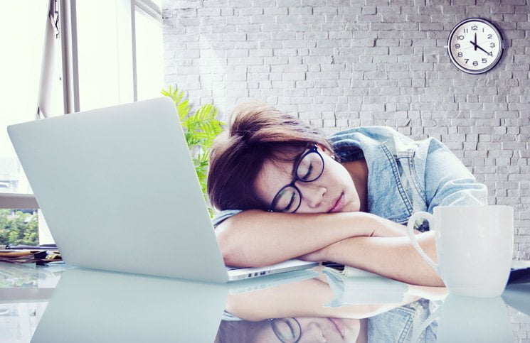 L’éloge de la sieste au travail